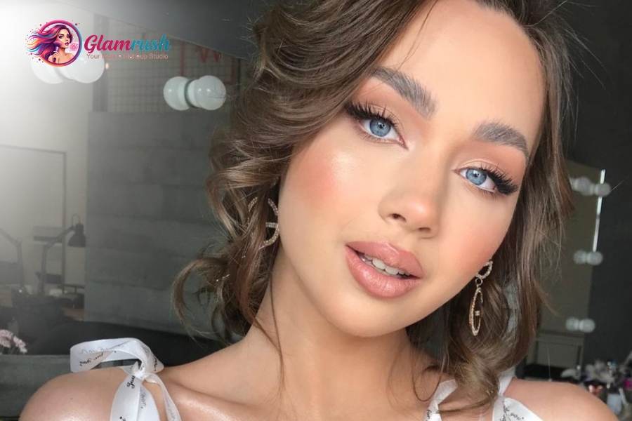 Effortless Everyday Street Style Makeup Your NY Guide 4 Graphic eyeliner look with bold and precise lines.